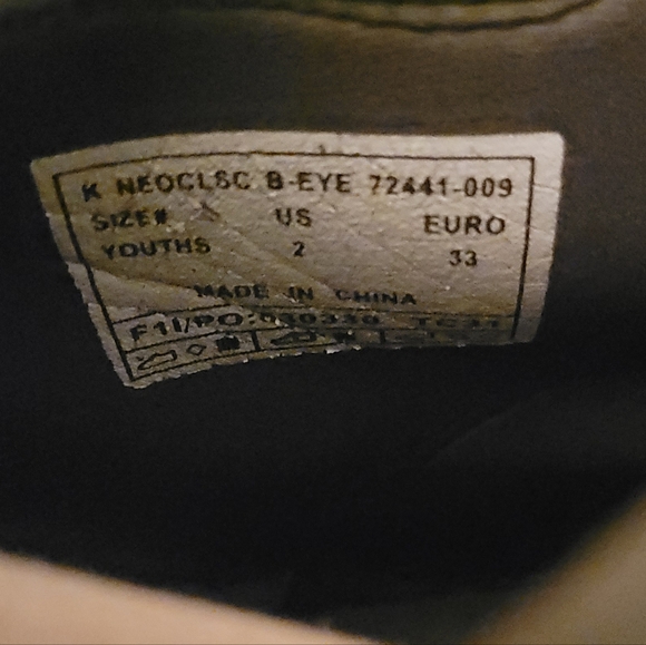 BOGS YOUTH SIZE 2 - Picture 2 of 5